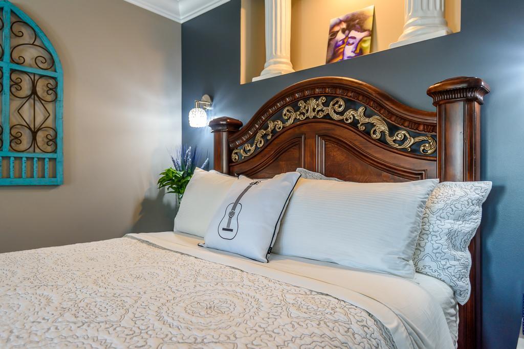 Brookside Inn Boutique Hotel Абботсфорд Экстерьер фото